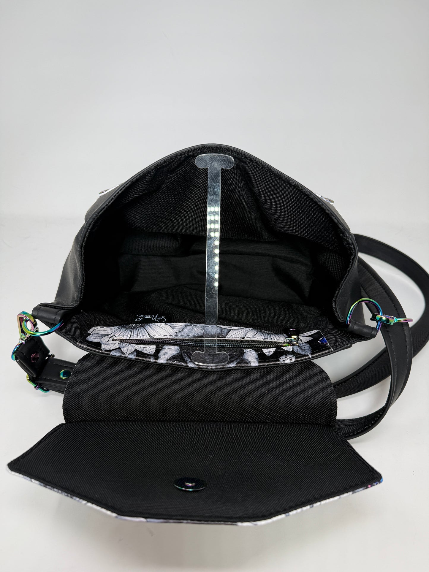 Brontide Convertible Bag - Pug