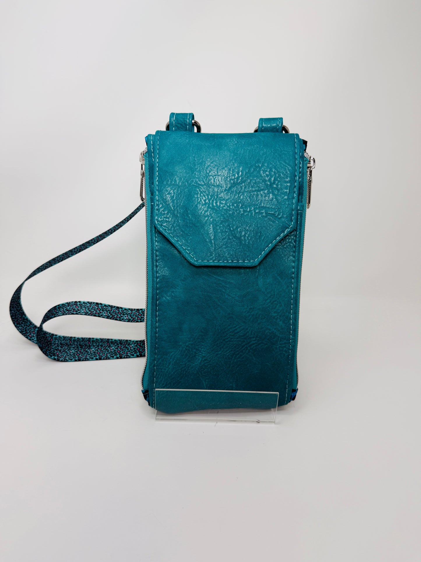 Zip N Go Crossbody
