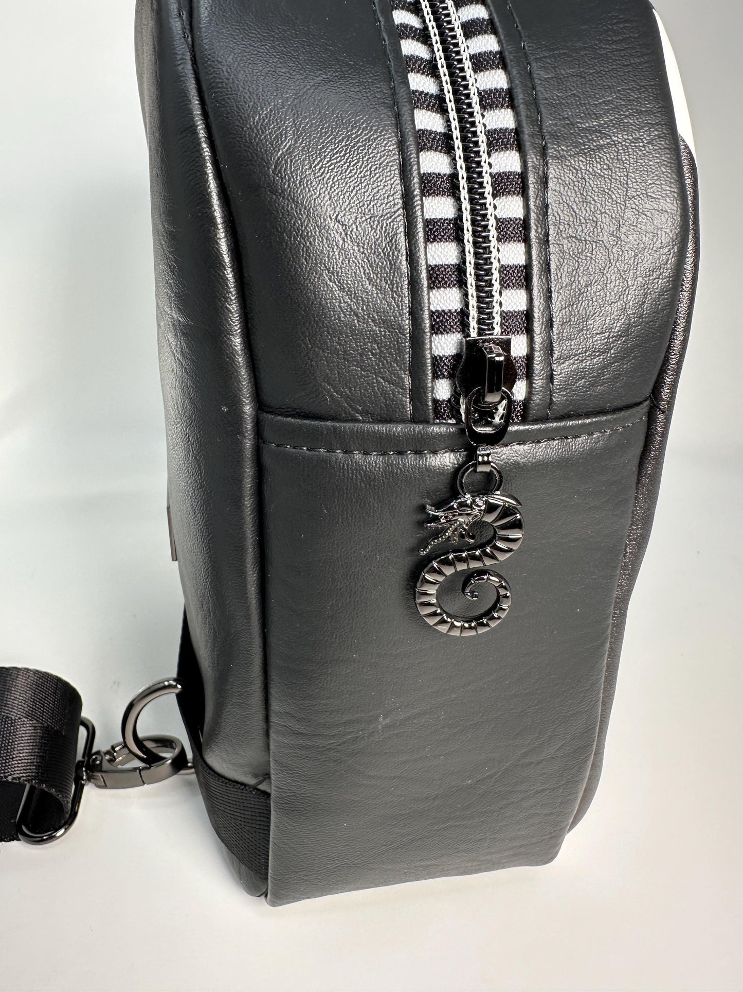 Mav Sling - Beetlejuice Astrid Deets